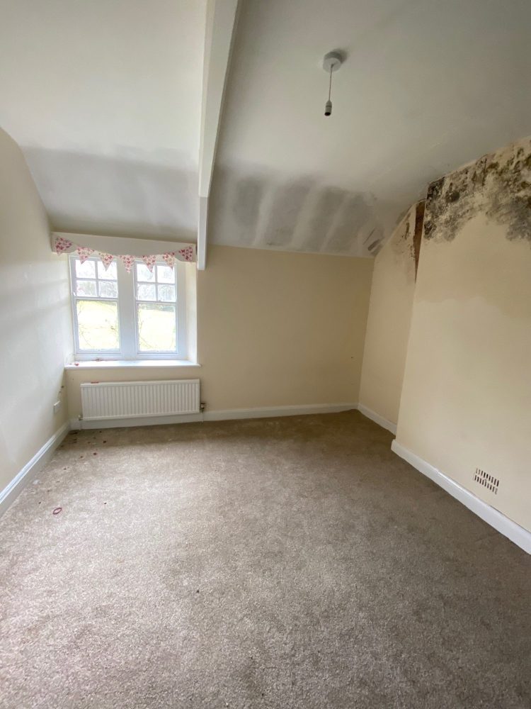 Bedroon 3 Eskdale Retreat pre renovation