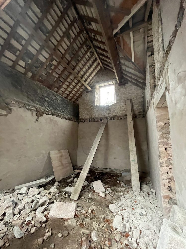 The Coach House lounge at Eskdale Retreat pre renovation