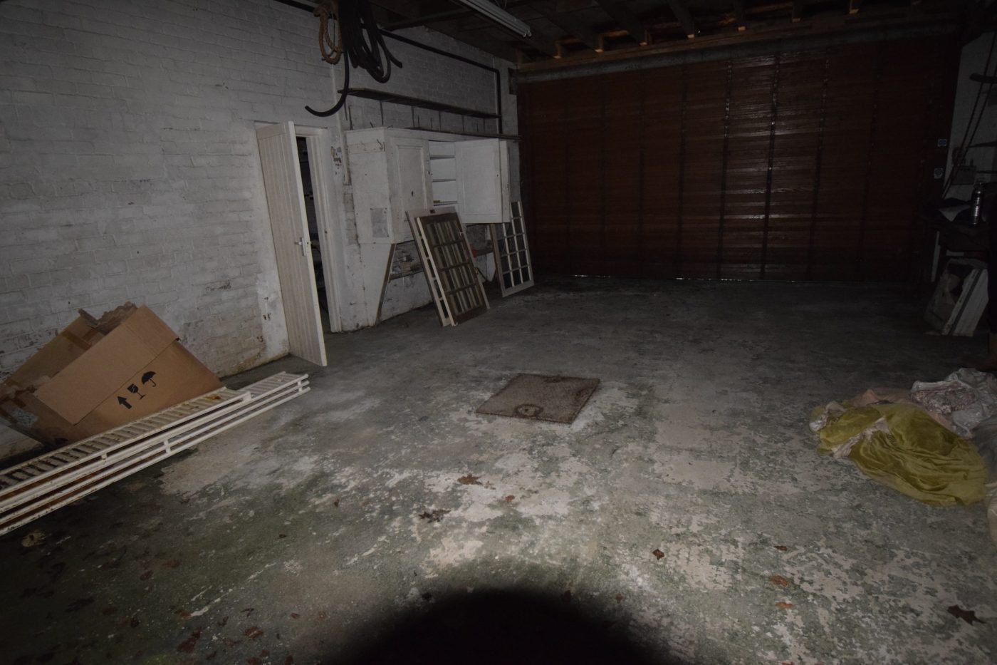 Craig y Don pre renovation games room